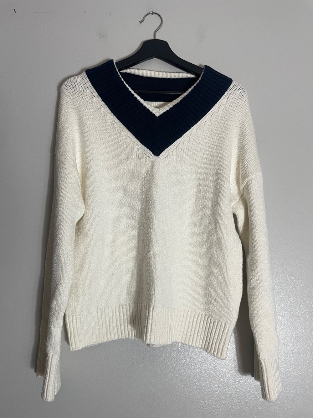 Abercrombie & Fitch Ivory V-Neck Sweater with Navy Trim